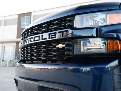 Used 2020 Chevrolet Silverado 1500 Custom w/ Custom Value Package image 39