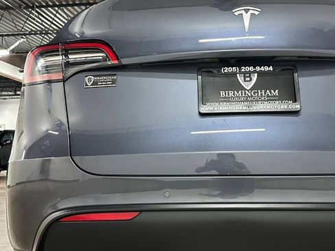 Used 2022 Tesla Model Y Long Range AWD/4WD image 15