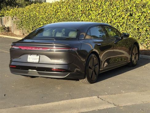 Used 2024 Lucid Air Touring image 6