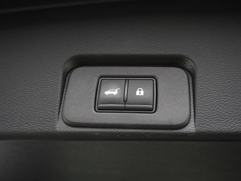 Used 2024 Nissan Rogue SV AWD/4WD image 11