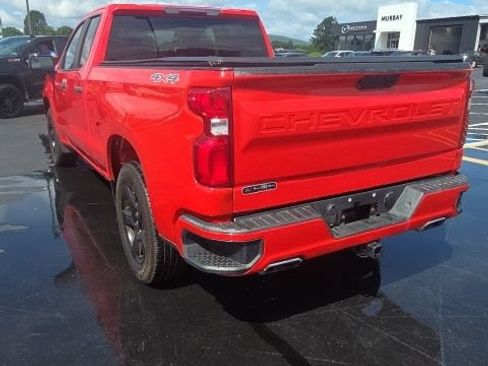Used 2020 Chevrolet Silverado 1500 Custom w/ Custom Value Package AWD/4WD image 8