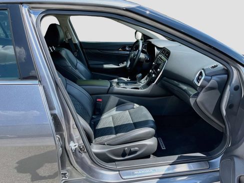 Used 2021 Nissan Maxima Platinum w/ Sport Mat Group FWD image 30