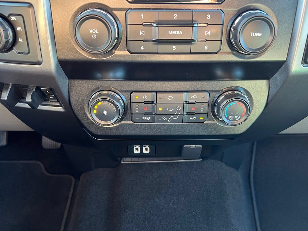 Used 2019 Ford F250 XLT w/ XLT Premium Package AWD/4WD image 29