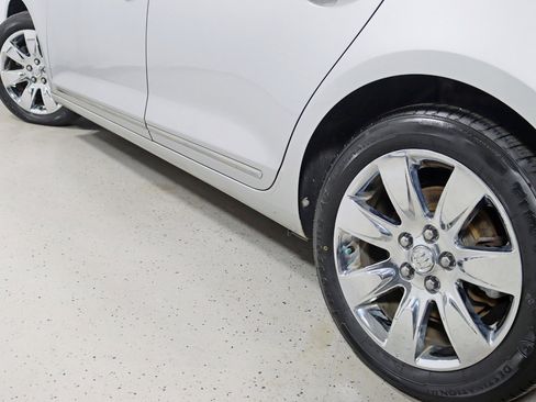 Used 2012 Buick LaCrosse Premium image 12