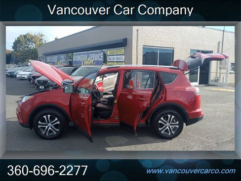 Used 2017 Toyota RAV4 LE image 11