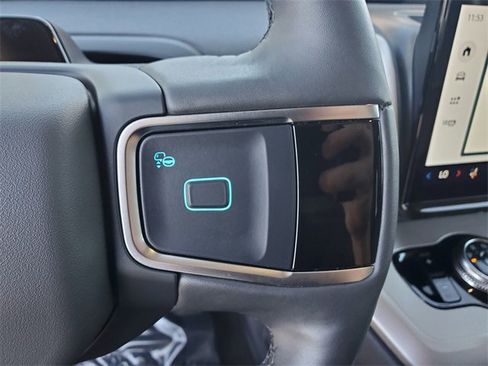 Certified 2025 Ford Expedition Active image 6