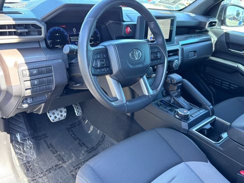Used 2024 Toyota Tacoma TRD Sport AWD/4WD image 17