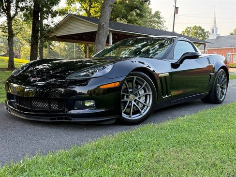 Used 2013 Chevrolet Corvette Grand Sport w/ 3LT Preferred Equipment Group RWD image 2