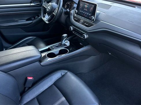 Used 2023 Nissan Altima 2.5 SR image 17