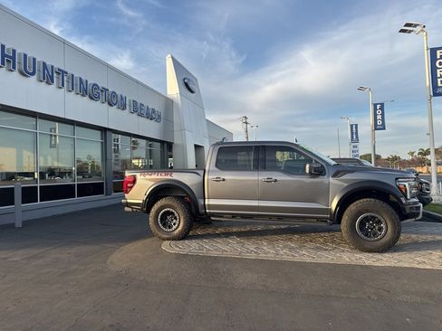 Used 2025 Ford F150 Raptor image 3