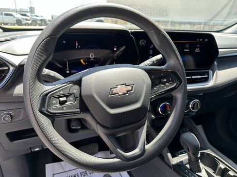 Used 2025 Chevrolet TrailBlazer LT image 23