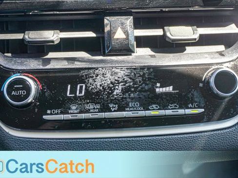 Used 2020 Toyota Corolla LE image 23