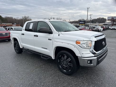 Used 2016 Toyota Tundra SR5 w/ SR5 Upgrade Package image 7