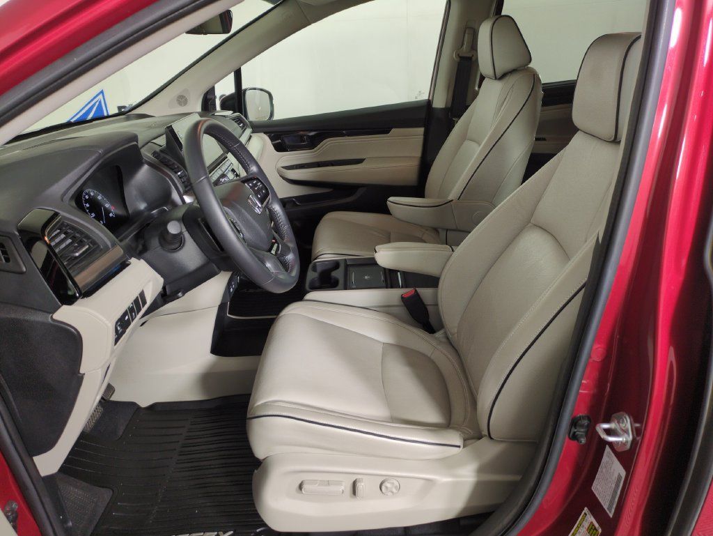 Certified 2025 Honda Odyssey Touring image 14