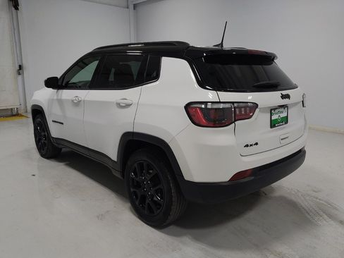 Used 2023 Jeep Compass Latitude w/ Convenience Group AWD/4WD image 5