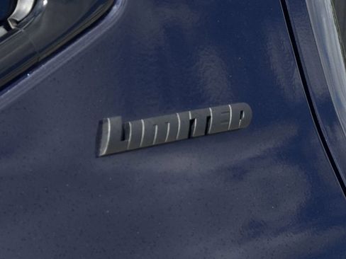 Used 2025 Toyota Tundra Limited AWD/4WD image 10