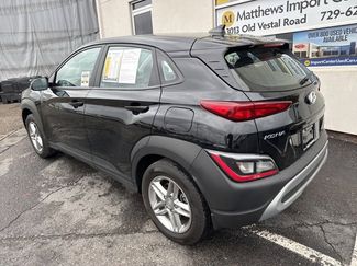 Used 2023 Hyundai Kona SE video 3