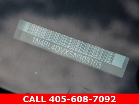 Used 2025 Nissan Altima 2.5 SV FWD image 30