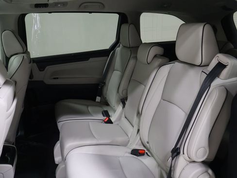 New 2026 Honda Odyssey Touring image 13