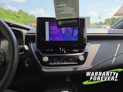Used 2025 Toyota Corolla SE w/ SE Package FWD image 11