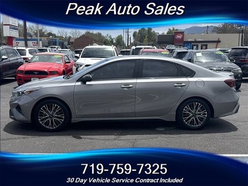 Used 2022 Kia Forte GT-Line w/ GT-Line Premium Package FWD image 4