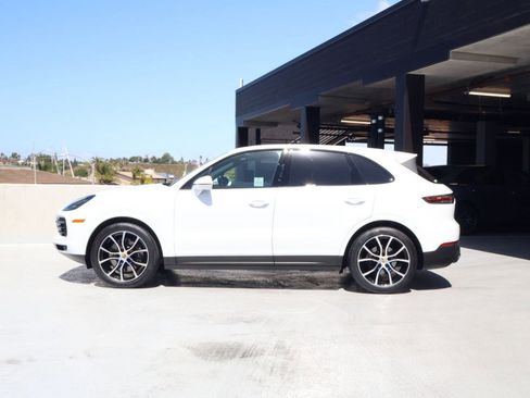 Certified 2023 Porsche Cayenne AWD/4WD image 2