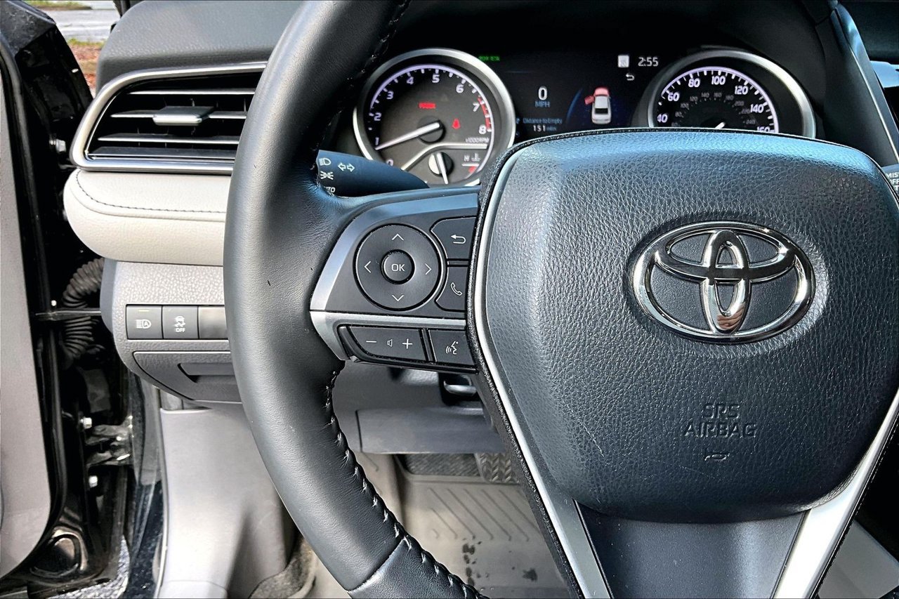 Used 2024 Toyota Camry XLE FWD image 10