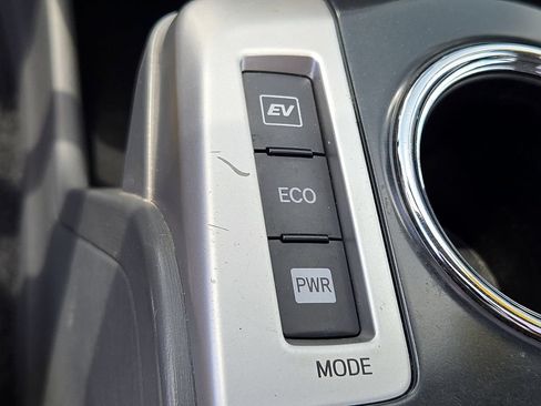 Used 2012 Toyota Prius V Five FWD image 26