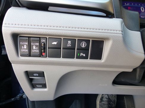 Used 2024 Honda Odyssey Touring image 30