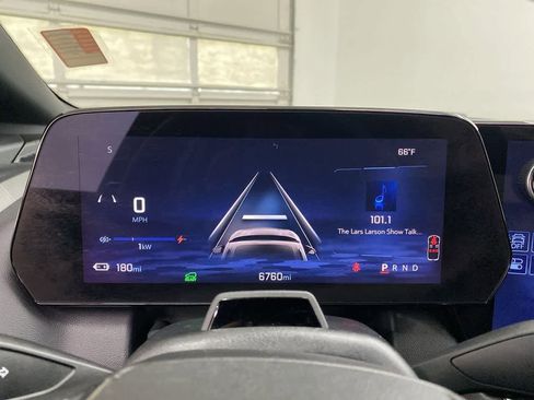 Used 2024 Chevrolet Equinox EV RS image 28