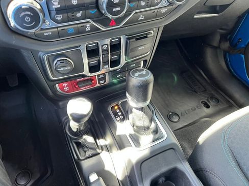 Used 2024 Jeep Wrangler Unlimited Rubicon 4xe w/ Technology Group image 41