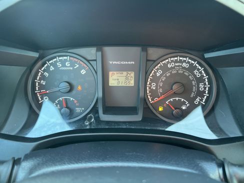 Used 2017 Toyota Tacoma SR w/ Tow Package image 16