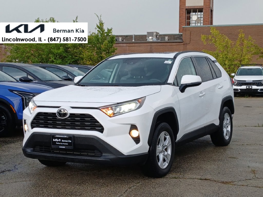 Used 2021 Toyota RAV4 XLE w/ Convenience Package AWD/4WD image 1