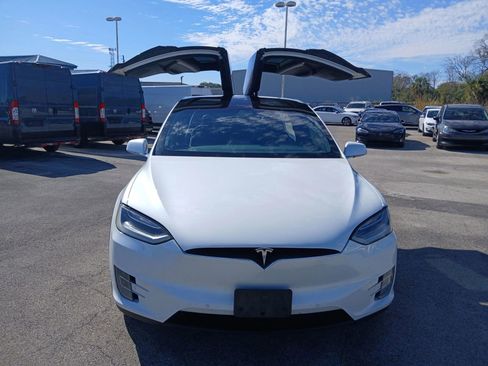 Used 2017 Tesla Model X 75D AWD/4WD image 3