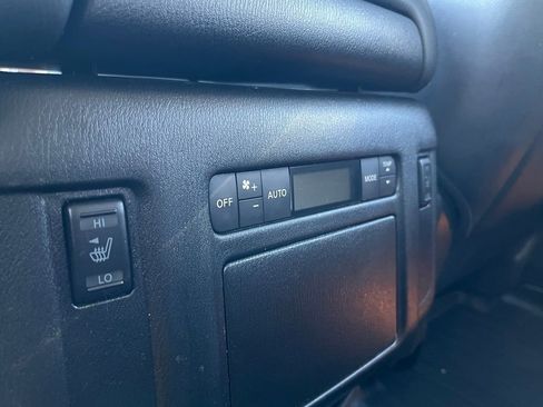 Used 2017 Nissan Armada Platinum w/ Captain Seat Package image 20