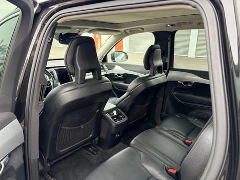 Used 2016 Volvo XC90 T6 Momentum image 11