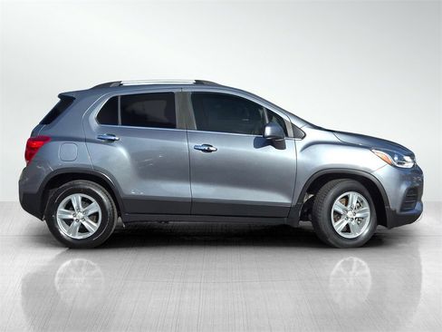 Used 2019 Chevrolet Trax LT w/ LT Convenience Package image 3