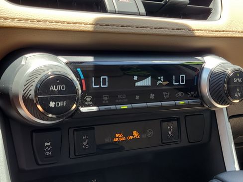 Certified 2024 Toyota RAV4 XLE w/ Convenience Package AWD/4WD image 27