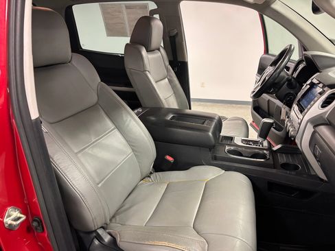 Used 2020 Toyota Tundra SR5 w/ SR5 Leather Package AWD/4WD image 19