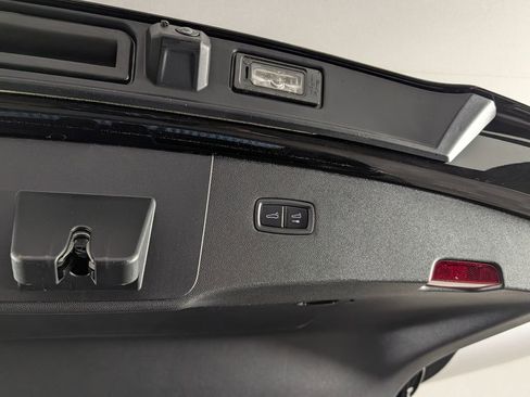 New 2026 Porsche Cayenne S image 18