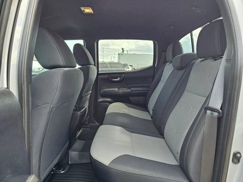 Used 2021 Toyota Tacoma TRD Off-Road AWD/4WD image 16