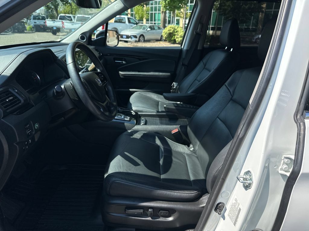 Used 2022 Honda Pilot Touring image 12