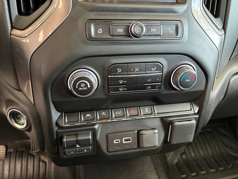 Used 2025 Chevrolet Silverado 1500 W/T w/ WT Value Package AWD/4WD image 28