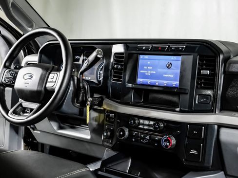 Used 2024 Ford F350 XLT AWD/4WD image 23