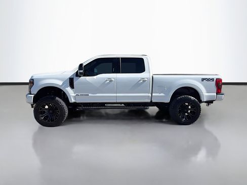 Used 2022 Ford F250 Lariat w/ Black Appearance Package image 2