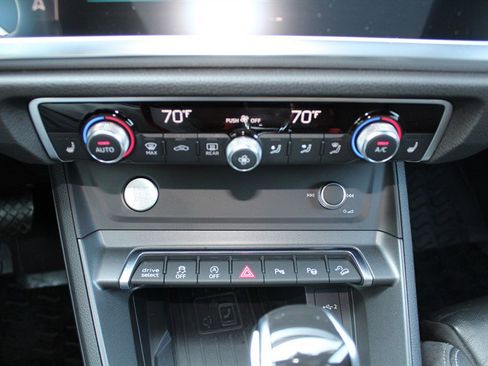 Used 2020 Audi Q3 2.0T Prestige w/ Prestige Package image 16