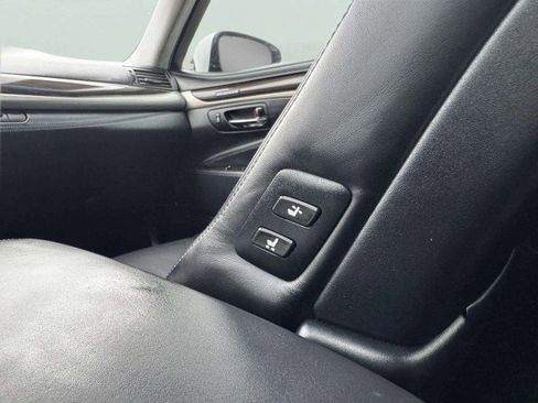 Used 2015 Lexus LS 460 image 40