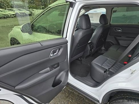 New 2026 Nissan Rogue Platinum AWD/4WD image 13