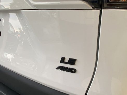 Used 2023 Toyota RAV4 LE AWD/4WD image 31