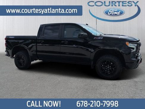 Used 2022 Chevrolet Silverado 1500 LT Trail Boss w/ LPO, Dark Essentials Package AWD/4WD image 1